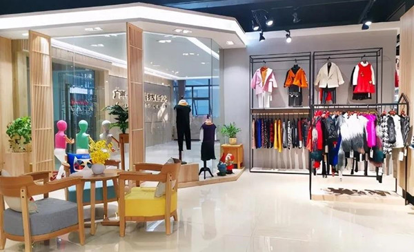 童装店老板利用线上小程序，月盈利30万以上，长期锁定客户!